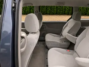 Toyota Sienna 2010 Blue