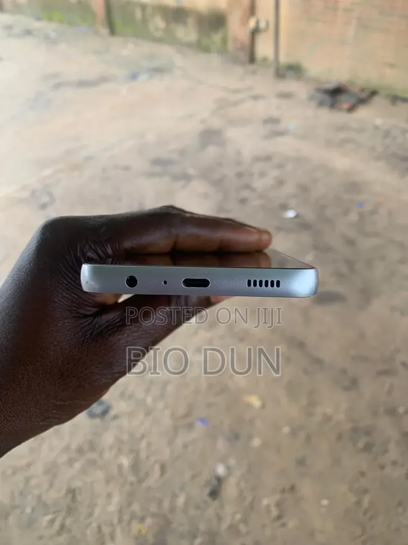 Samsung Galaxy A05 64 GB White