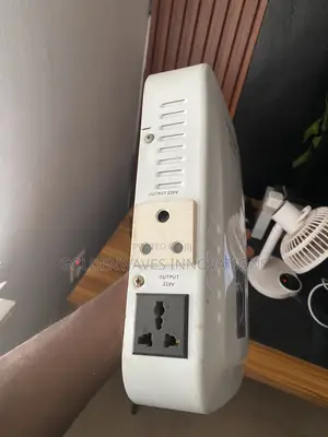2000va Automatic Voltage Regulator Wall Mount Stabilizer