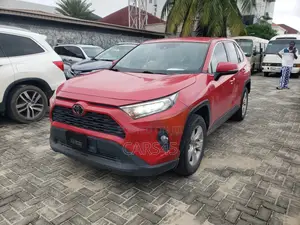 Toyota RAV4 2021 White