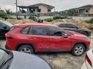 Toyota RAV4 2021 White