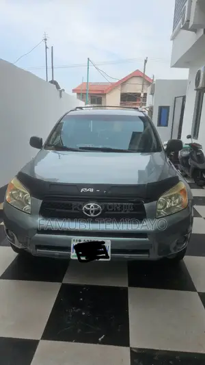 Toyota RAV4 2009 Green