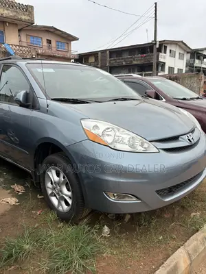 Toyota Sienna 2006 Blue