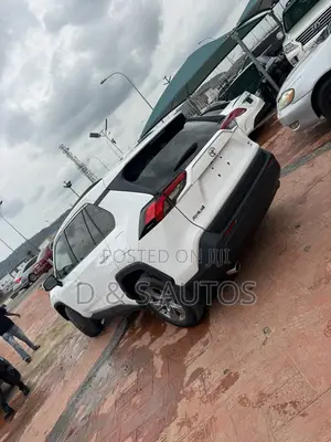 New Toyota RAV4 XLE AWD 2024 White