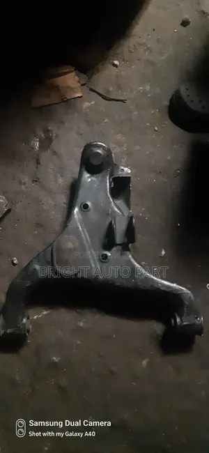 Infiniti Qx56 Low Arm 2010 Set