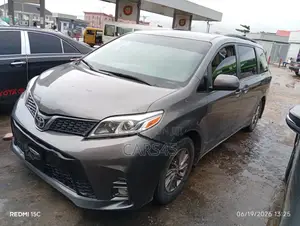 Toyota Sienna 2015 Gray