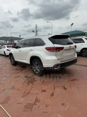 Toyota Highlander XLE AWD 2020 White