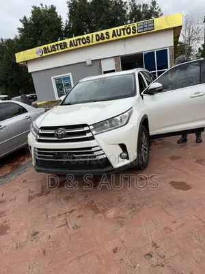 Toyota Highlander XLE AWD 2020 White