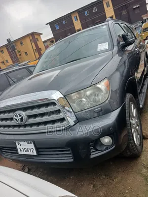 Toyota Sequoia Limited 4dr SUV 4WD (5.7L 8cyl 6A) 2012 Gray