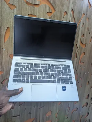 Laptop HP EliteBook 640 G10 16GB Intel Core i7 SSD 512GB