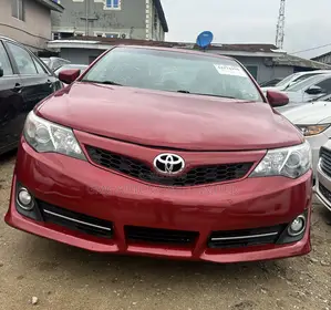 Toyota Camry SE Sport 4dr Sedan w/Prod. End 11/13 (2.5L 4cyl 6A) 2014