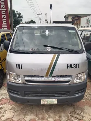 Toyota HiAce 2003 Silver