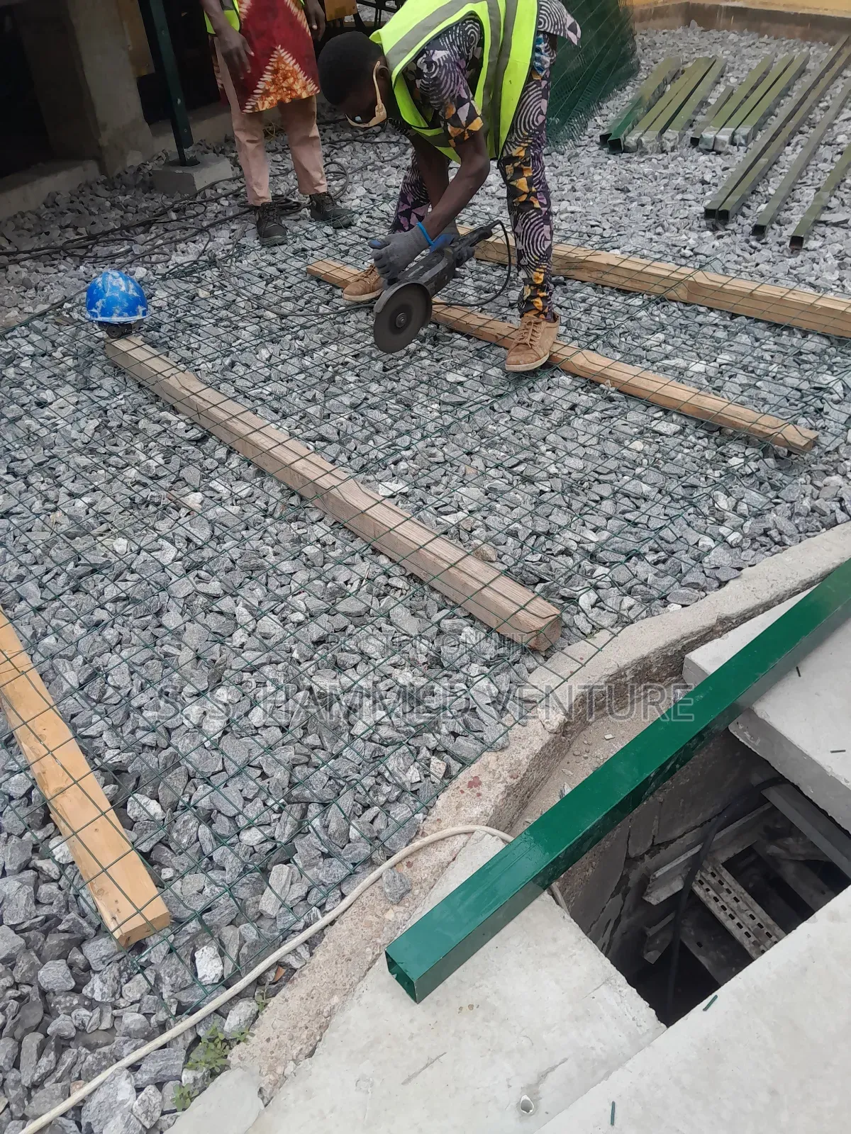 Under Suspended Floors Panel Mesh Wires