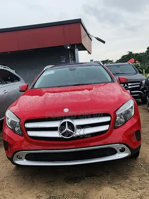 Mercedes-Benz GLA 250 2015 Red