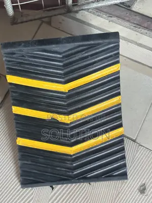 Heavy Duty Rubber Wheel Chock