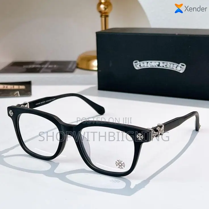 Monochrome Glasses