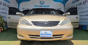 Toyota Camry LE V6 4dr Sedan (3.0L 6cyl 5A) 2004 Gold