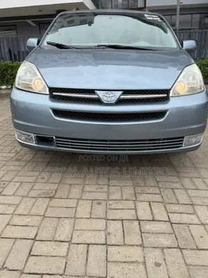 Toyota Sienna XLE 2005 Blue