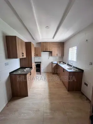 4bdrm Duplex in Idu Industrial for sale