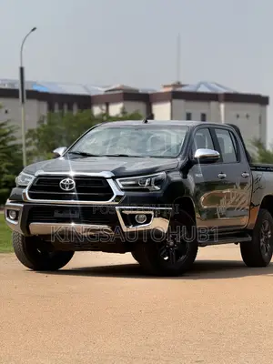 Toyota Hilux 2021 Gray
