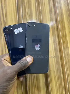 Apple iPhone SE (2022) 128 GB Black