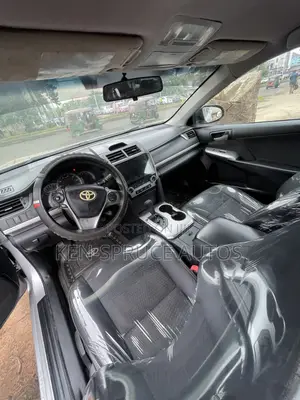 Toyota Camry SE 4dr Sedan (2.5L 4cyl 6A) 2014 Silver