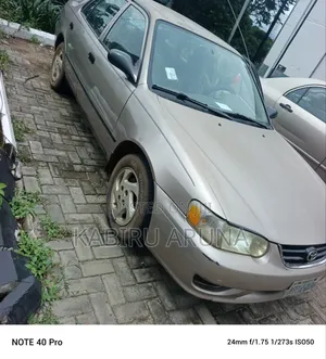 Toyota Corolla 2001 Gold