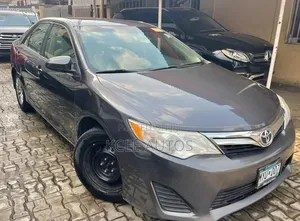 Toyota Camry LE 4dr Sedan (2.5L 4cyl 6A) 2013