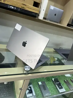 Laptop Apple MacBook Pro 2021 M1 16GB Apple M1 Pro SSD 512GB