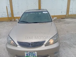 Toyota Camry 2005 Gold