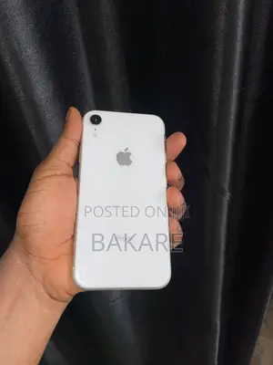 Apple iPhone XR 64 GB White