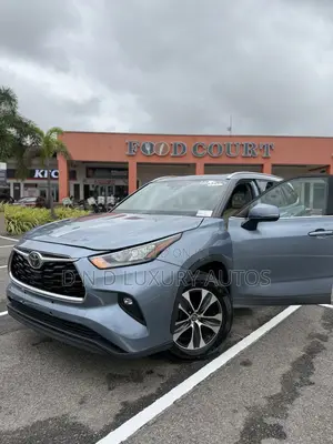 Toyota Highlander XLE AWD 2020