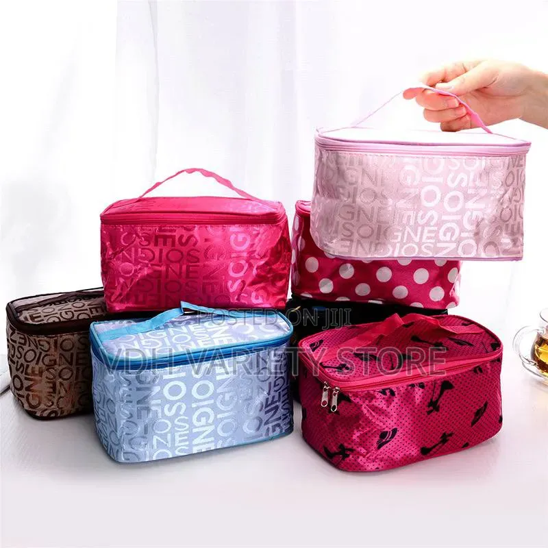 Waterproof Handheld Makeup/Toiletry Storage Bag
