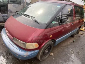 Toyota Previa 1999 Red