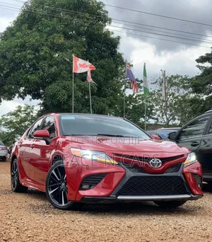Toyota Camry XSE (2.5L 4cyl 8A) 2019 Red