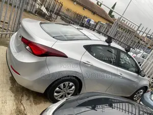 Hyundai Elantra Limited Sedan FWD (1.8L 4cyl 6A) 2016 Silver