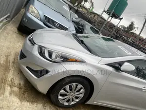 Hyundai Elantra Limited Sedan FWD (1.8L 4cyl 6A) 2016 Silver