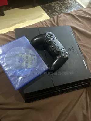 Playing Station Ps4