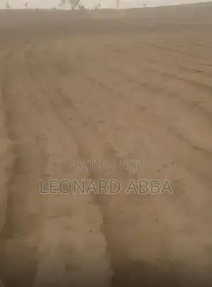 Land for Sale in Ado Azunu of 1000sqm