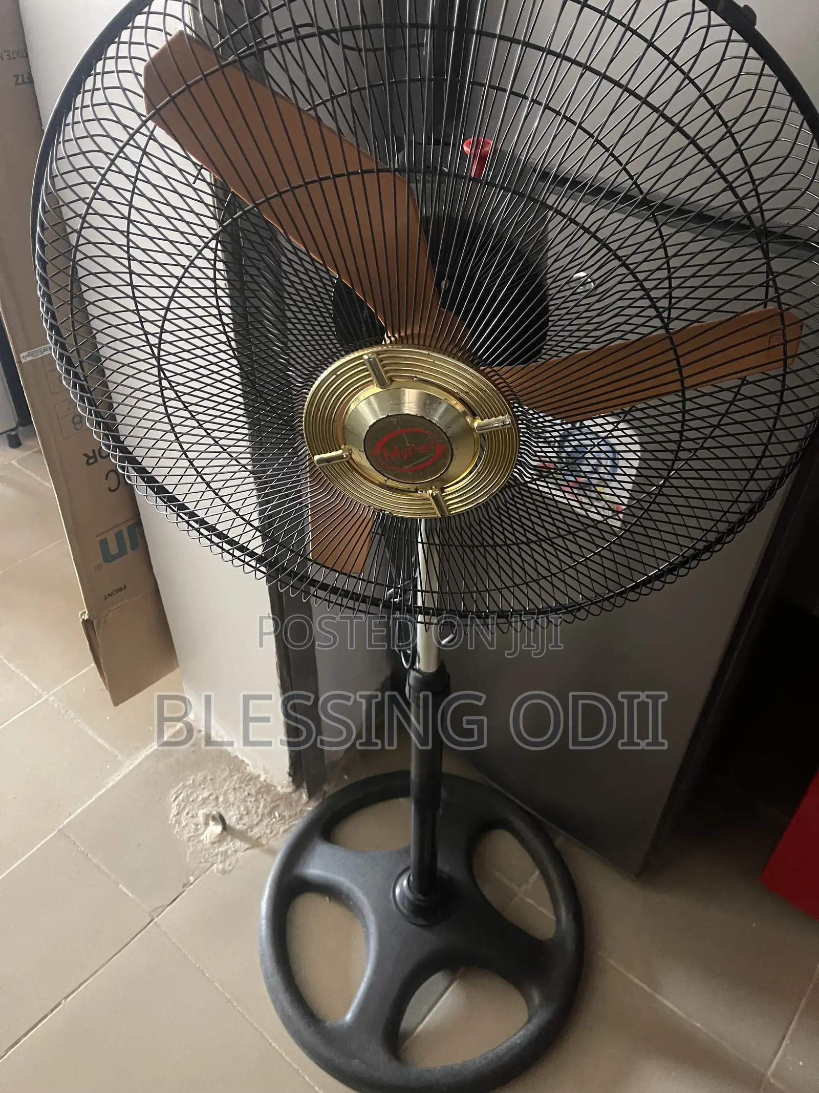 Bb Standing Fan