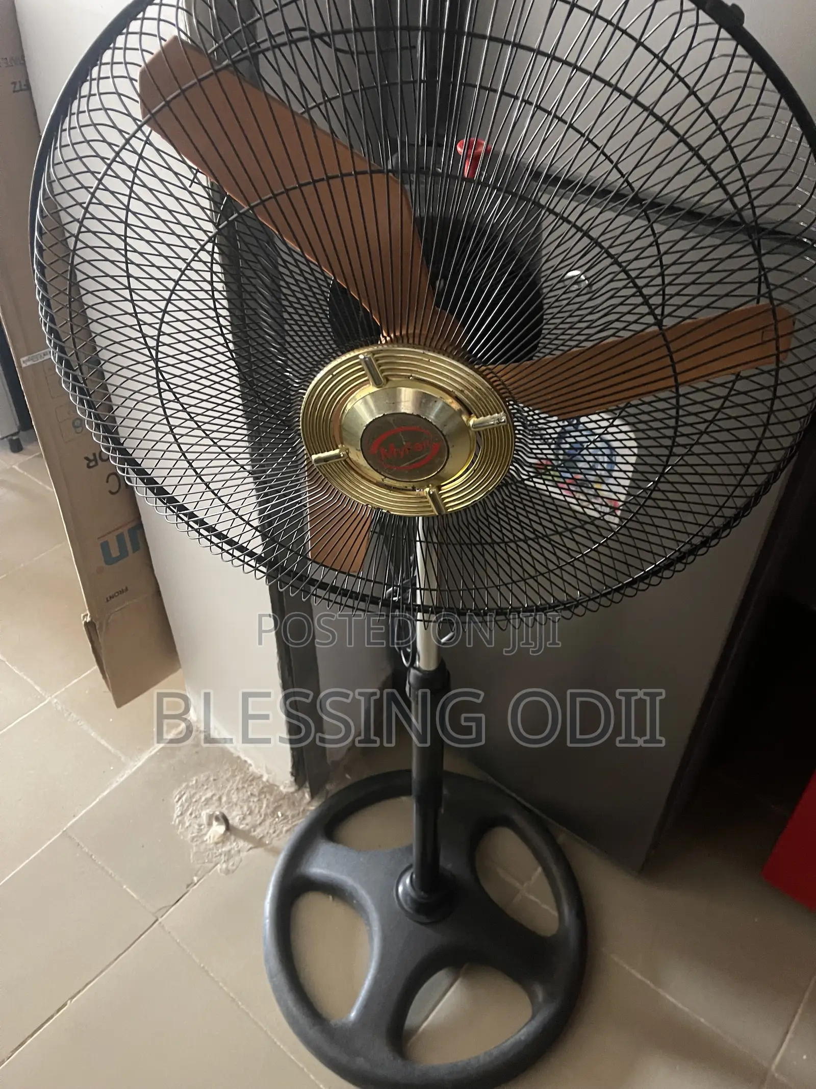 Bb Standing Fan