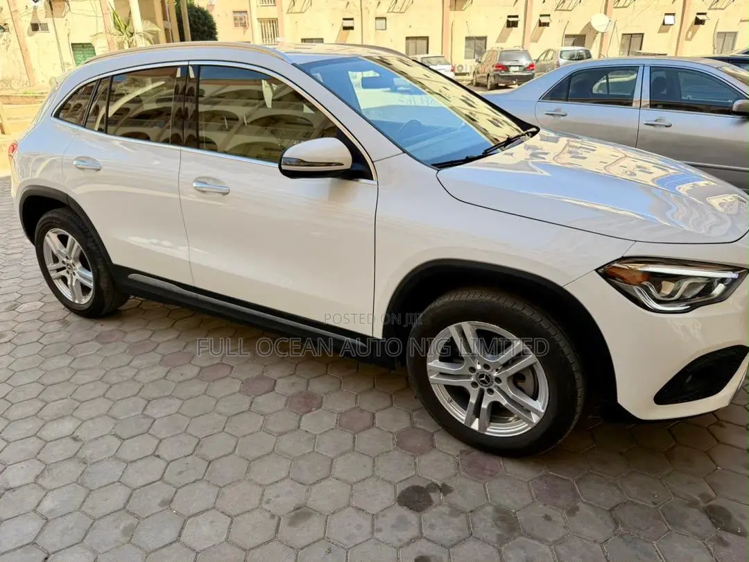 Mercedes-Benz GLA 250 2022 White