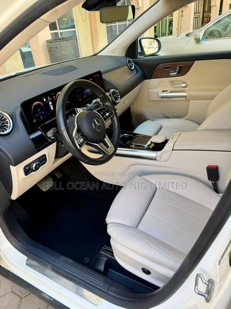 Mercedes-Benz GLA 250 2022 White