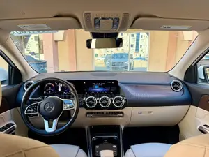 Mercedes-Benz GLA 250 2022 White