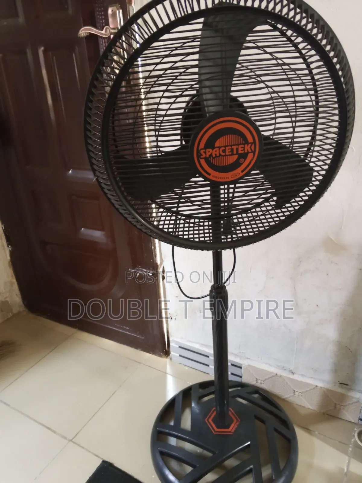 Standing Spaceteck Fan