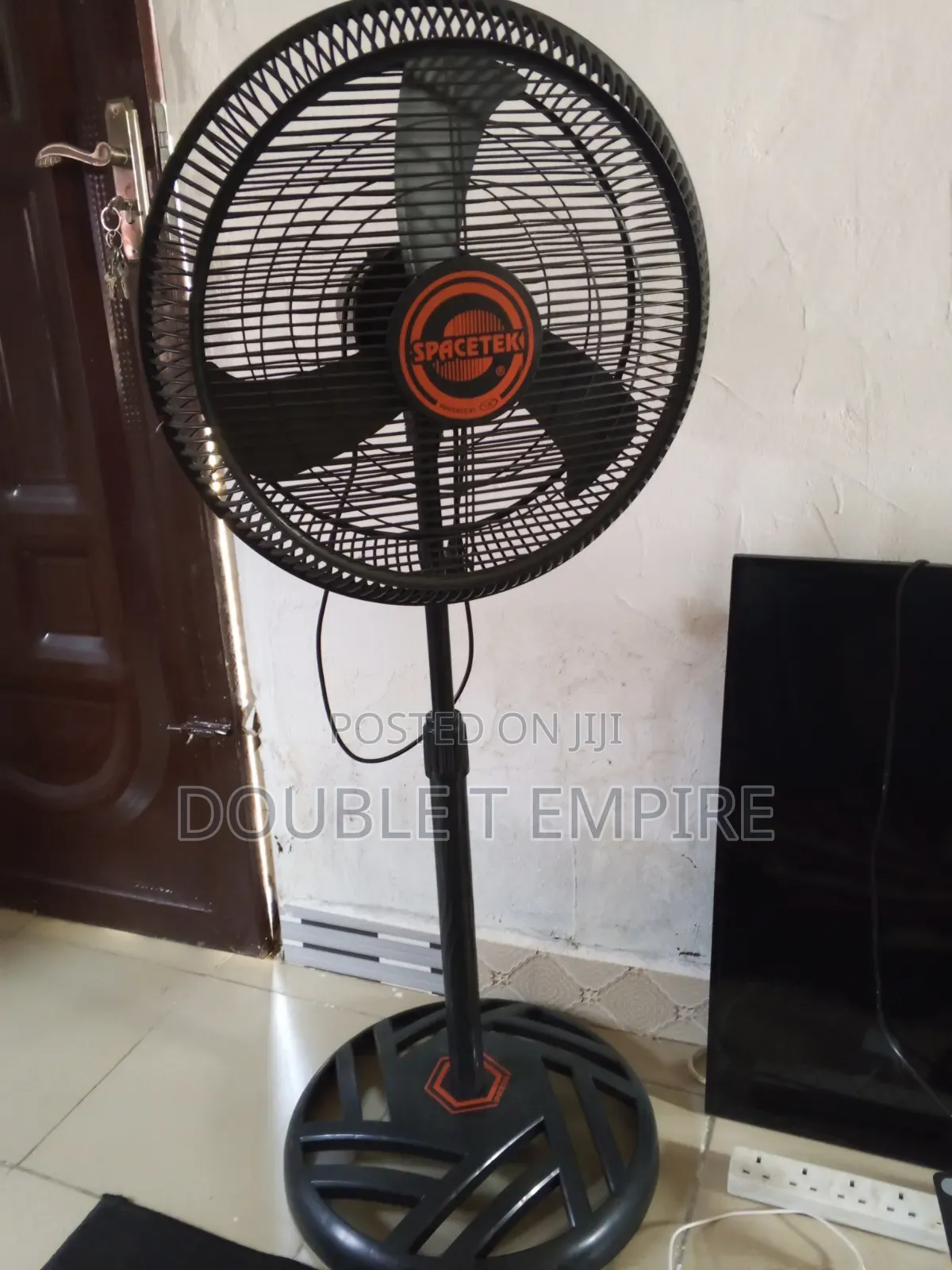 Standing Spaceteck Fan