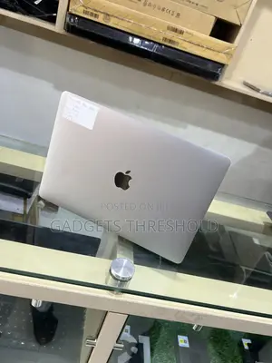 Laptop Apple MacBook Pro 2018 16GB Intel Core i7 SSD 512GB