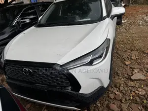 Toyota Corolla Cross 2.0 Petrol AWD 2022 White