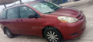 Toyota Sienna 2007 Red