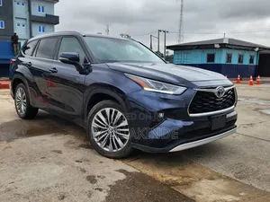 Toyota Highlander 2020 Blue
